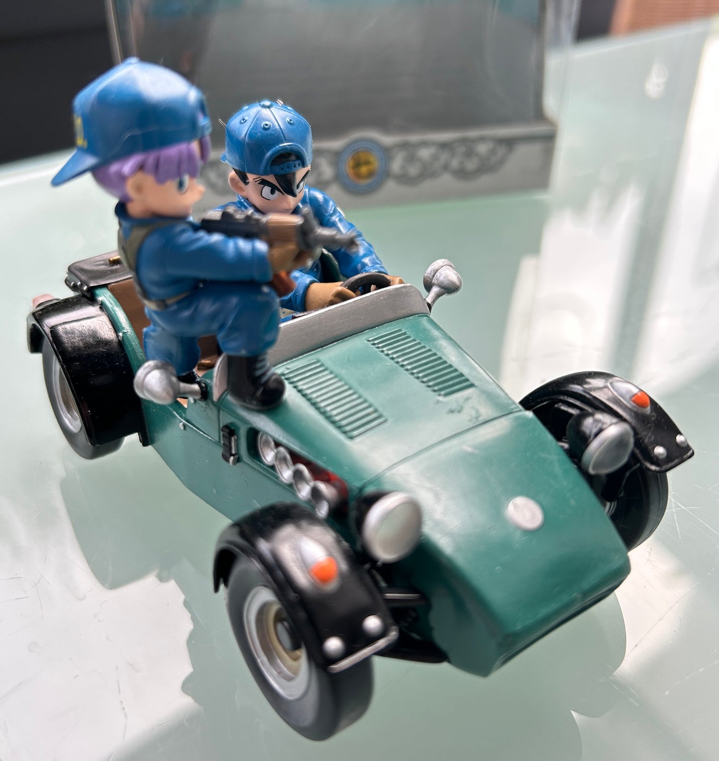 Dragon Ball - Museum Collection - TRUNKS & SON GOHAN EN VOITURE - 12 cm ***Occasion***