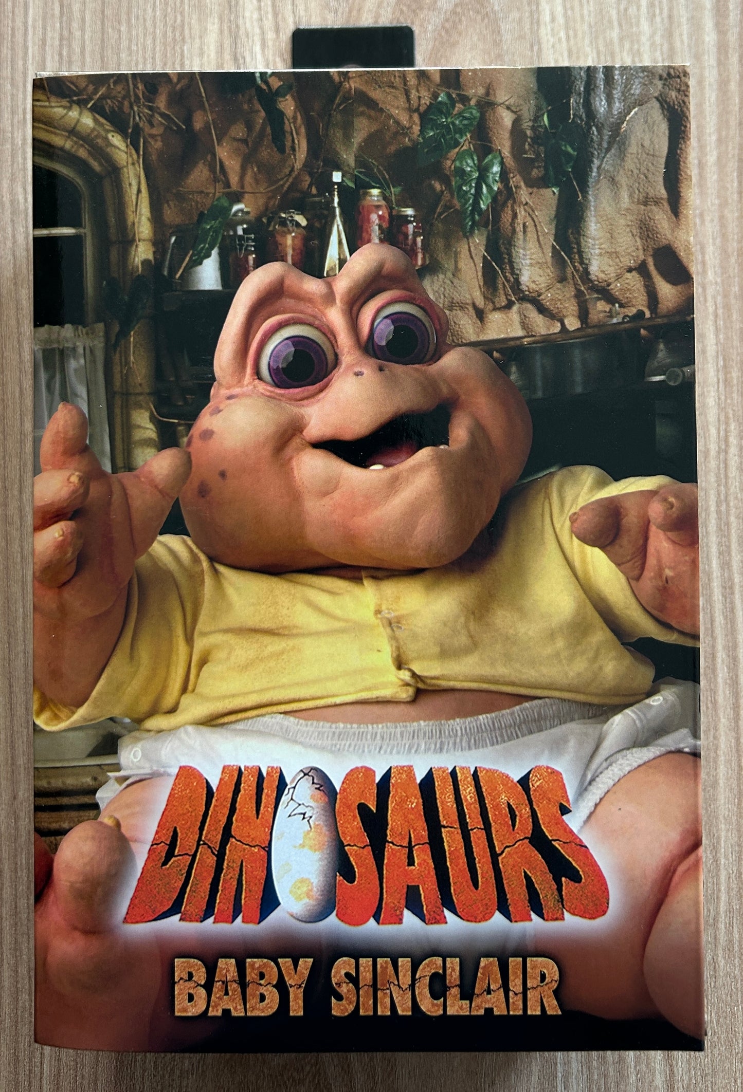 DINOSAURS - Figurine Ultimate - Baby Sinclair - 18 cm
