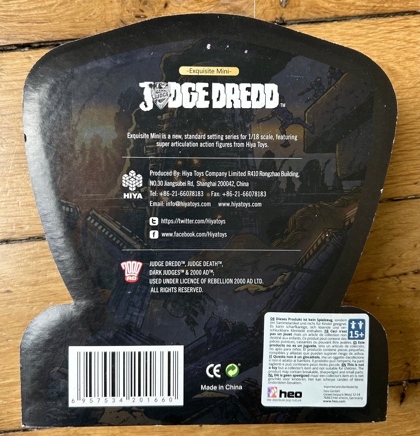 JUDGE DREDD - Figurine de Judge Dredd - 1/18ème - 11 cm
