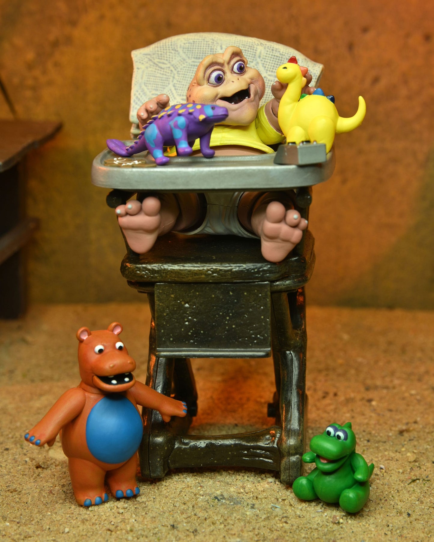 DINOSAURS - Figurine Ultimate - Baby Sinclair - 18 cm