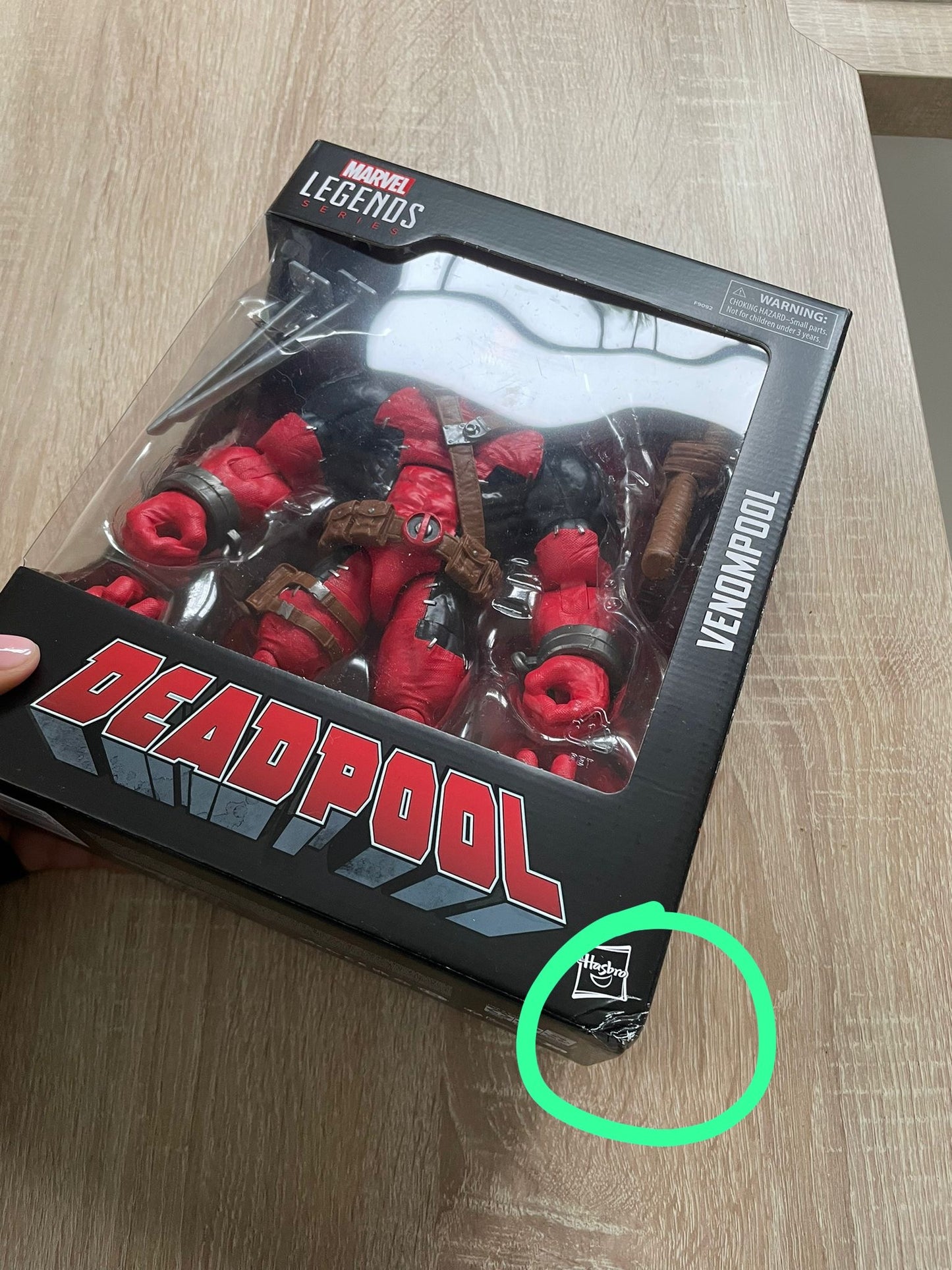 Marvel Legends - Série DEADPOOL - Figurine Deluxe de VENOMPOOL - 19 cm