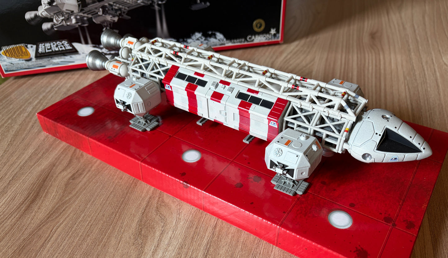Cosmos 1999 - Réplique Métal du Medical Eagle Transporter -  1/72ème - 2004 - Très rare !