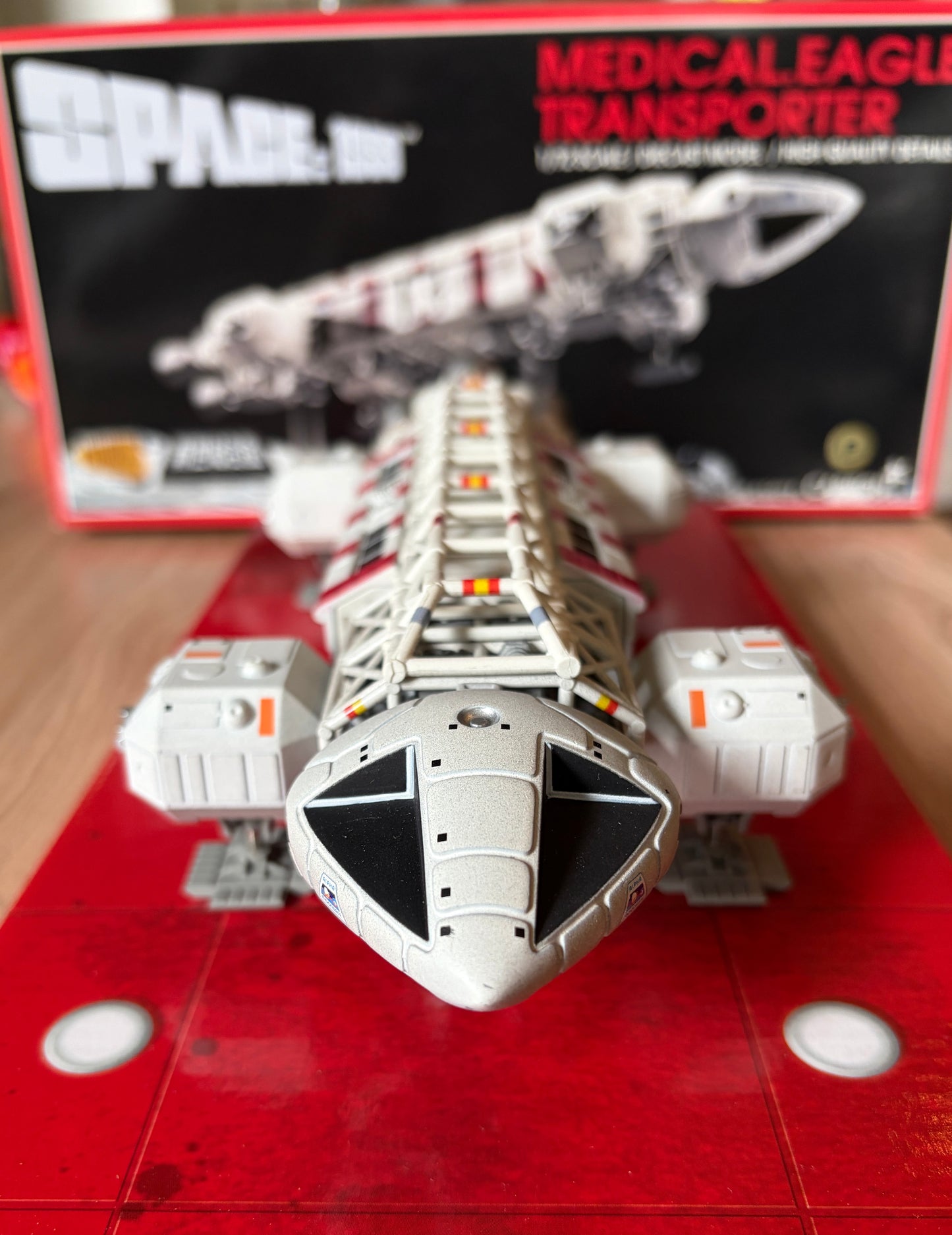 Cosmos 1999 - Réplique Métal du Medical Eagle Transporter -  1/72ème - 2004 - Très rare !