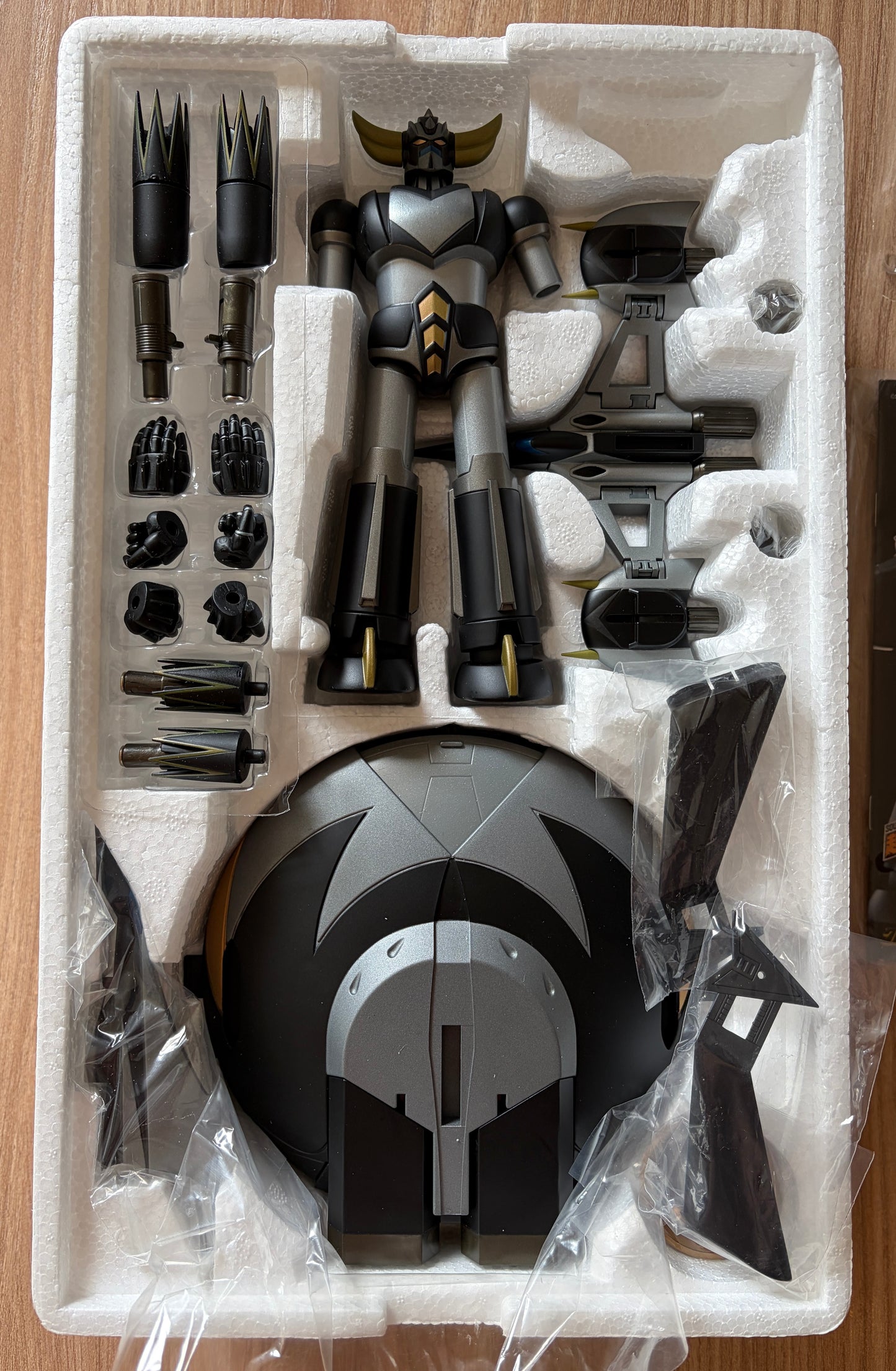 GOLDORAK Grendizer - Soul of Chogokin - Figurine GOLDORAK BLACK - GX-04B - Die-Cast Métal (Copie)