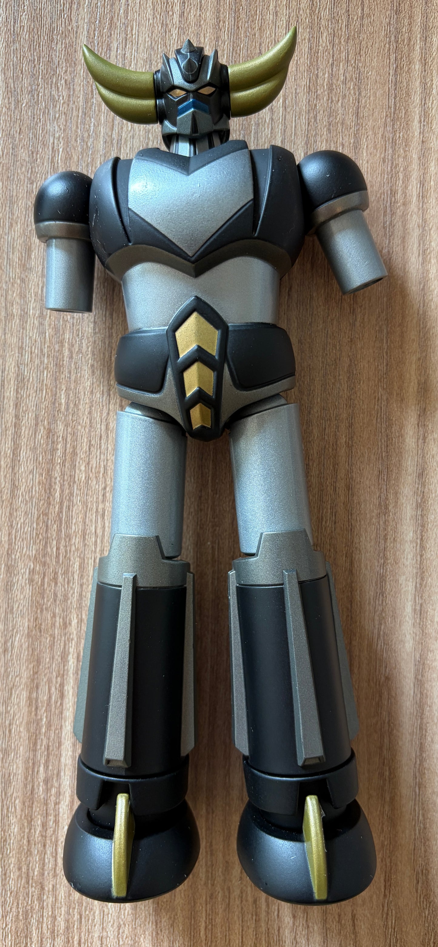 GOLDORAK Grendizer - Soul of Chogokin - Figurine GOLDORAK BLACK - GX-04B - Die-Cast Métal (Copie)