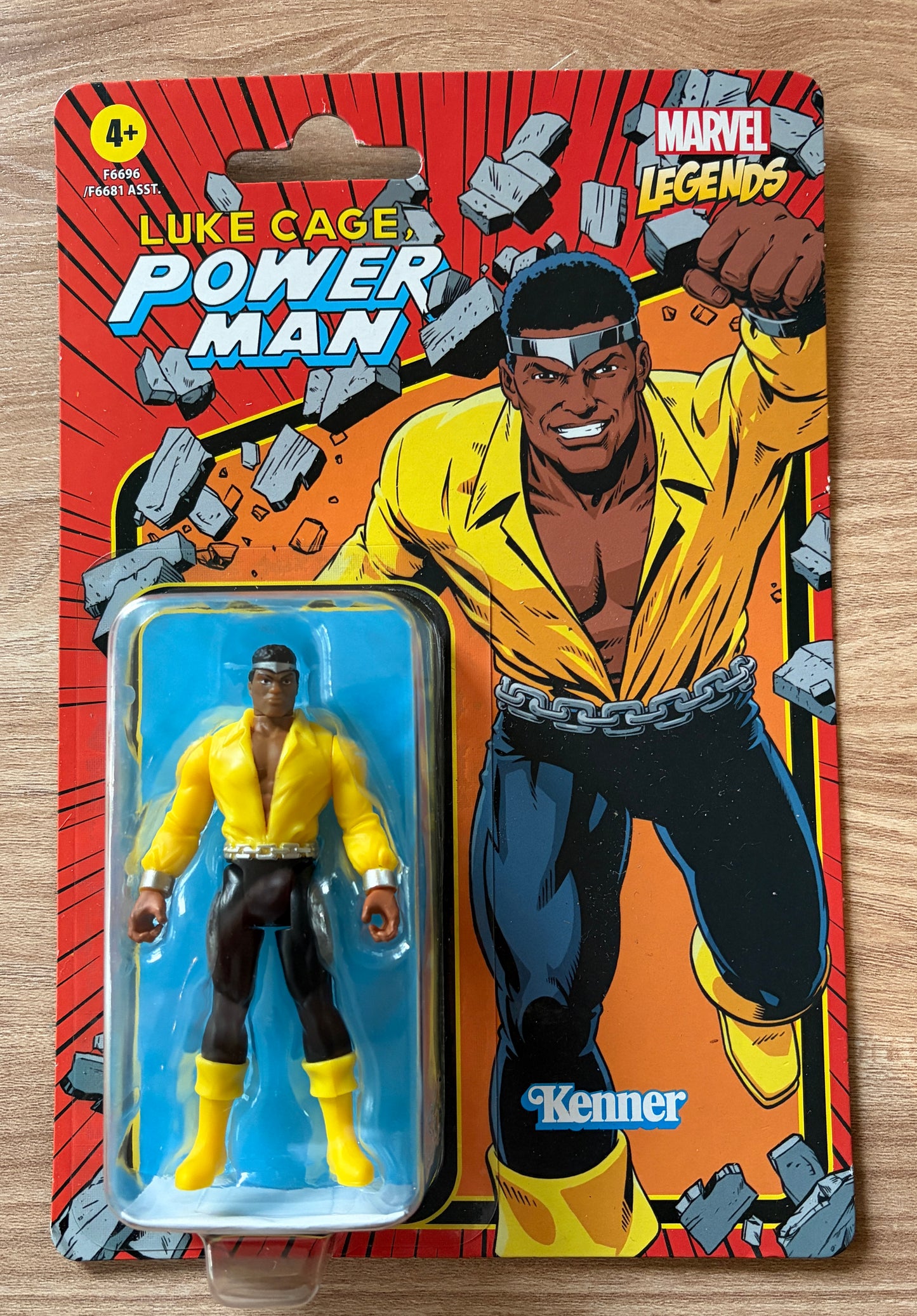 Marvel Legends - Série RETRO CARD - Figurine de LUKE CAGE - POWER MAN - 10 cm
