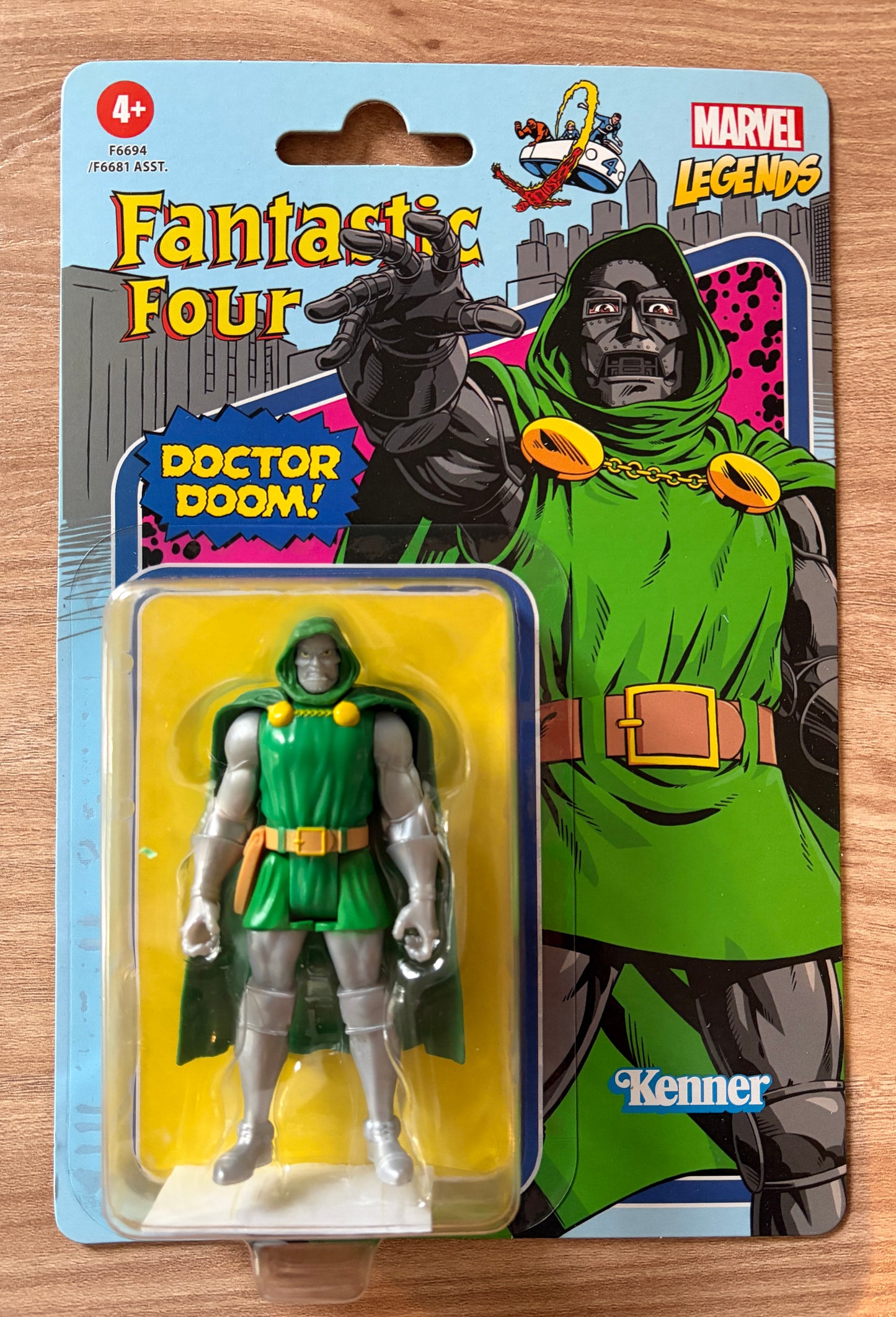 Marvel Legends - Série RETRO CARD - Figurine de DOCTOR DOOM - Docteur Fatalis - 10 cm