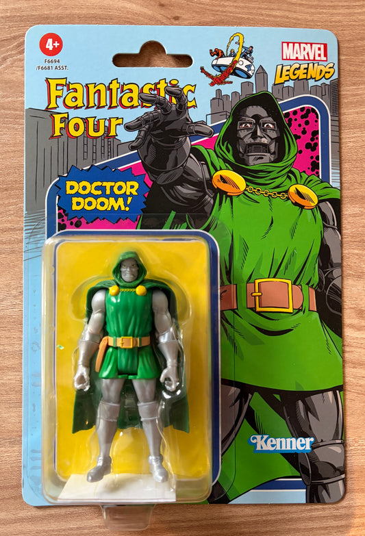 Marvel Legends - Série RETRO CARD - Figurine de DOCTOR DOOM - Docteur Fatalis - 10 cm