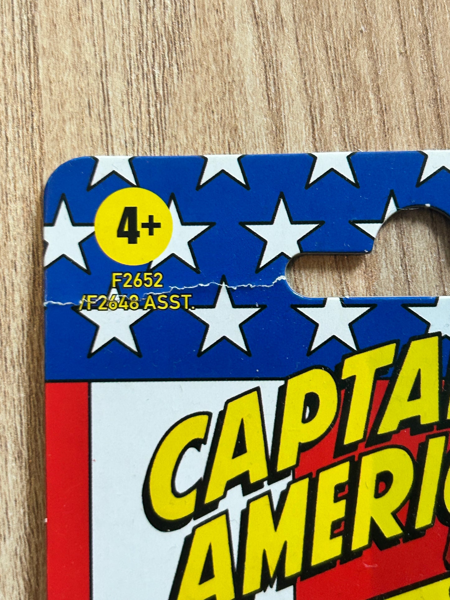 MARVEL LEGENDS - Rétro Card - Figurine de Captain America