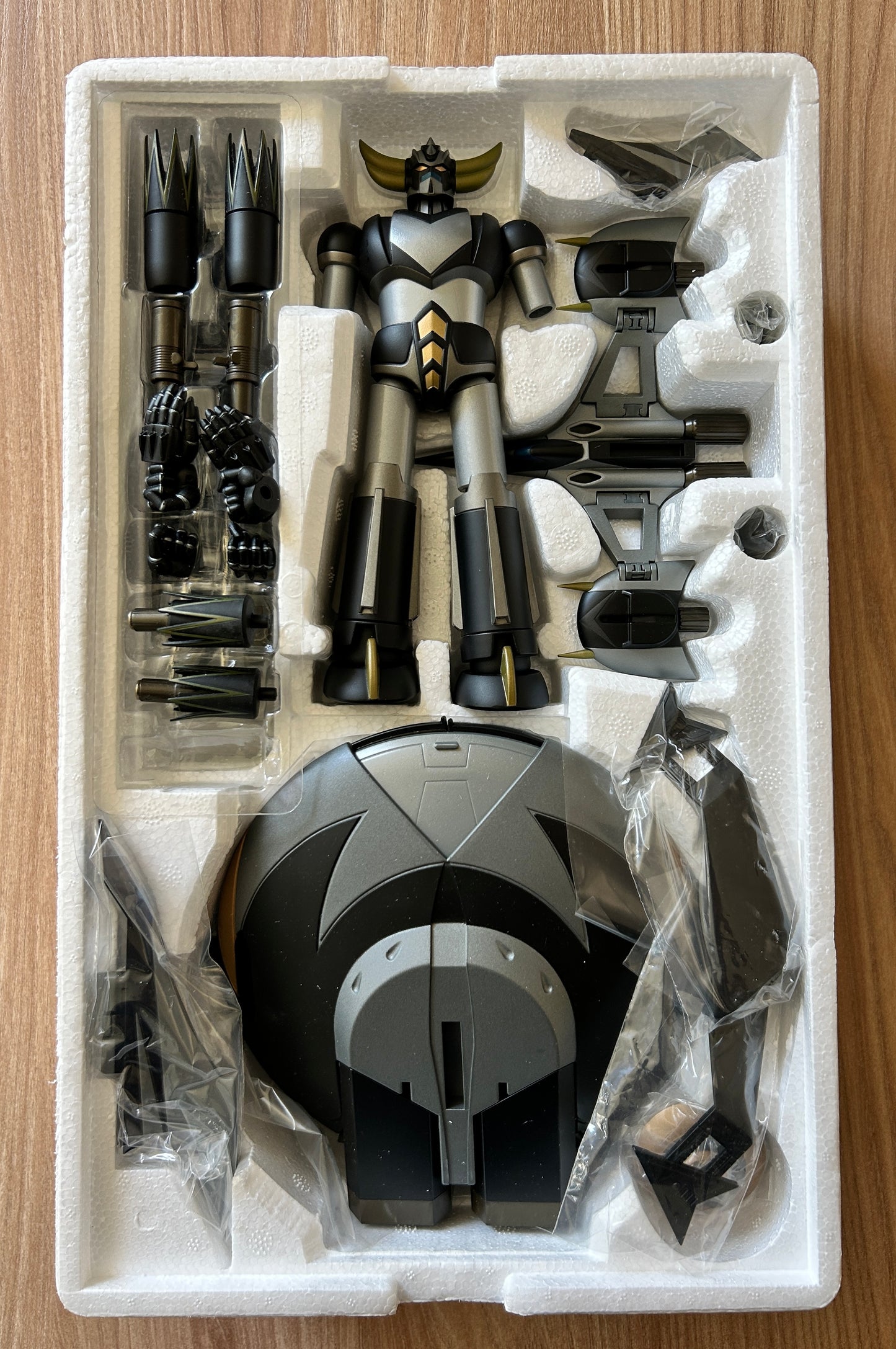 GOLDORAK Grendizer - Soul of Chogokin - Figurine GOLDORAK BLACK - GX-04B - Die-Cast Métal