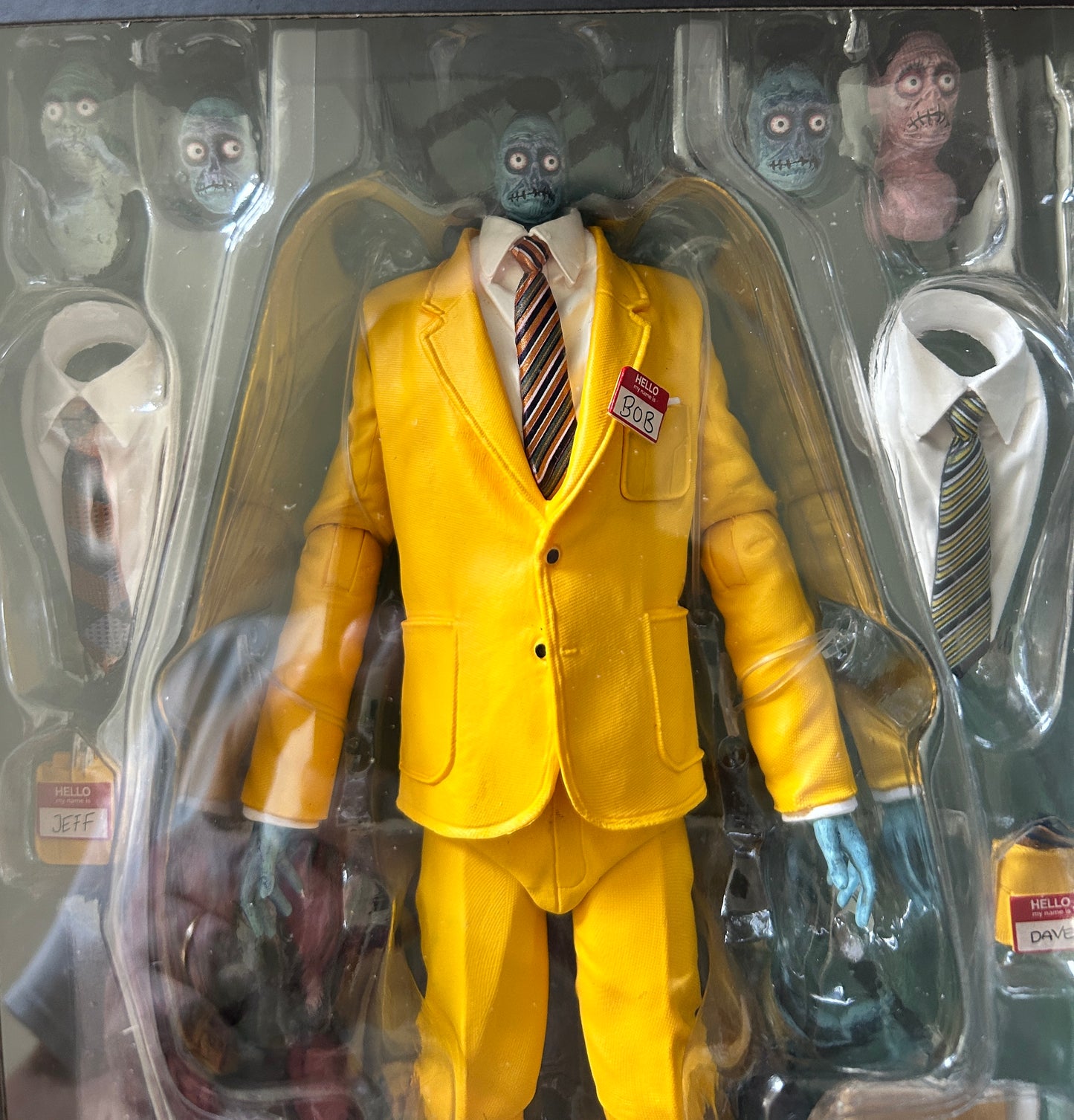 BEETLEJUICE 2 - Figurine Ultimate - Bob Shrinker - 18 cm