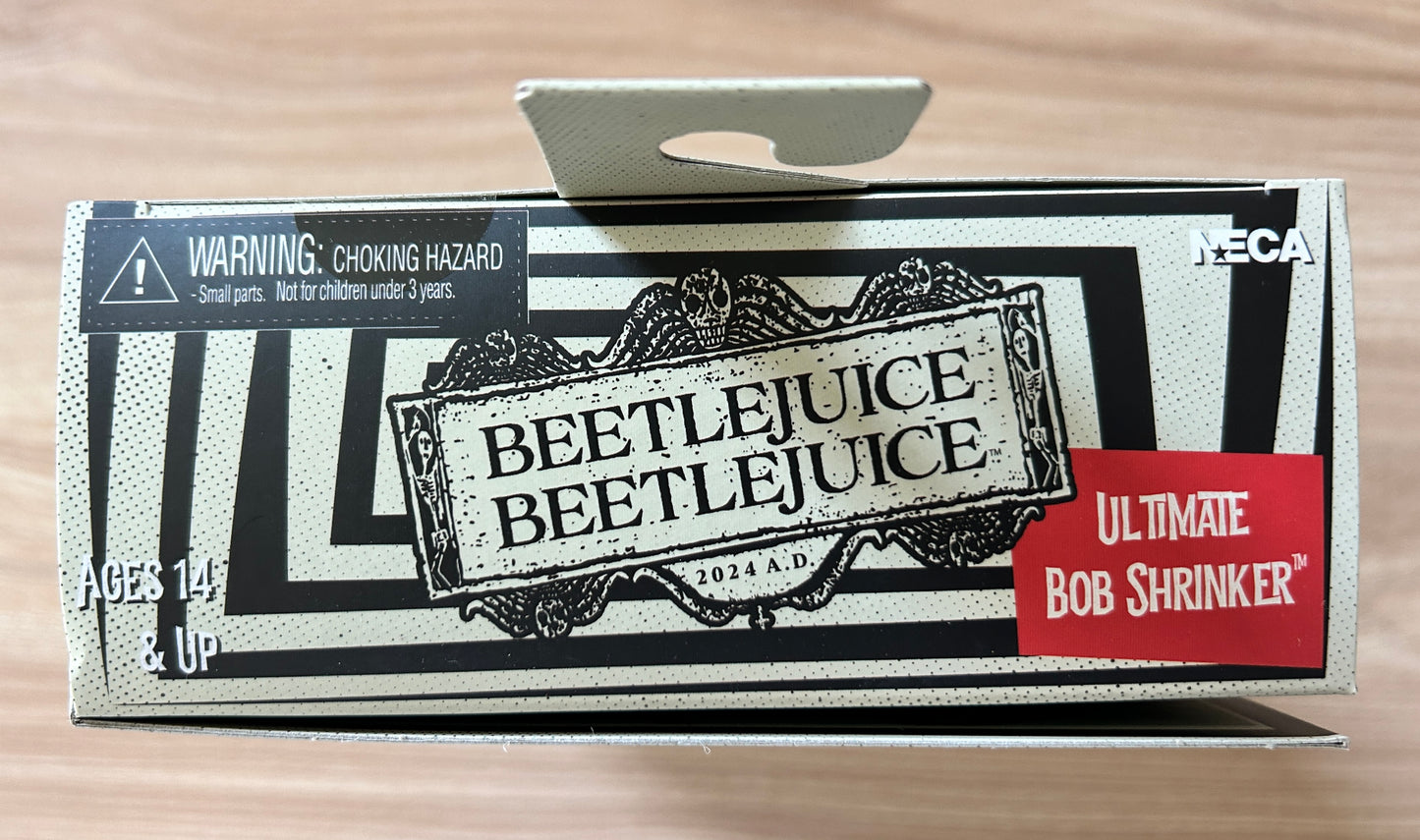 BEETLEJUICE 2 - Figurine Ultimate - Bob Shrinker - 18 cm