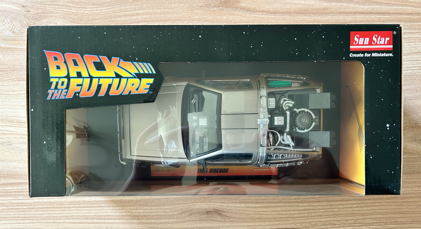 RETOUR VERS LE FUTUR I - Réplique de la DELOREAN 1/18 - Métal