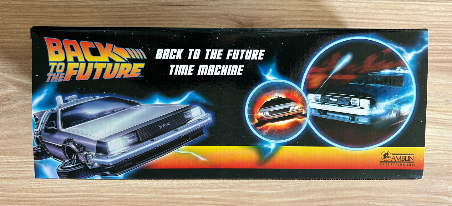 RETOUR VERS LE FUTUR I - Réplique de la DELOREAN 1/18 - Métal