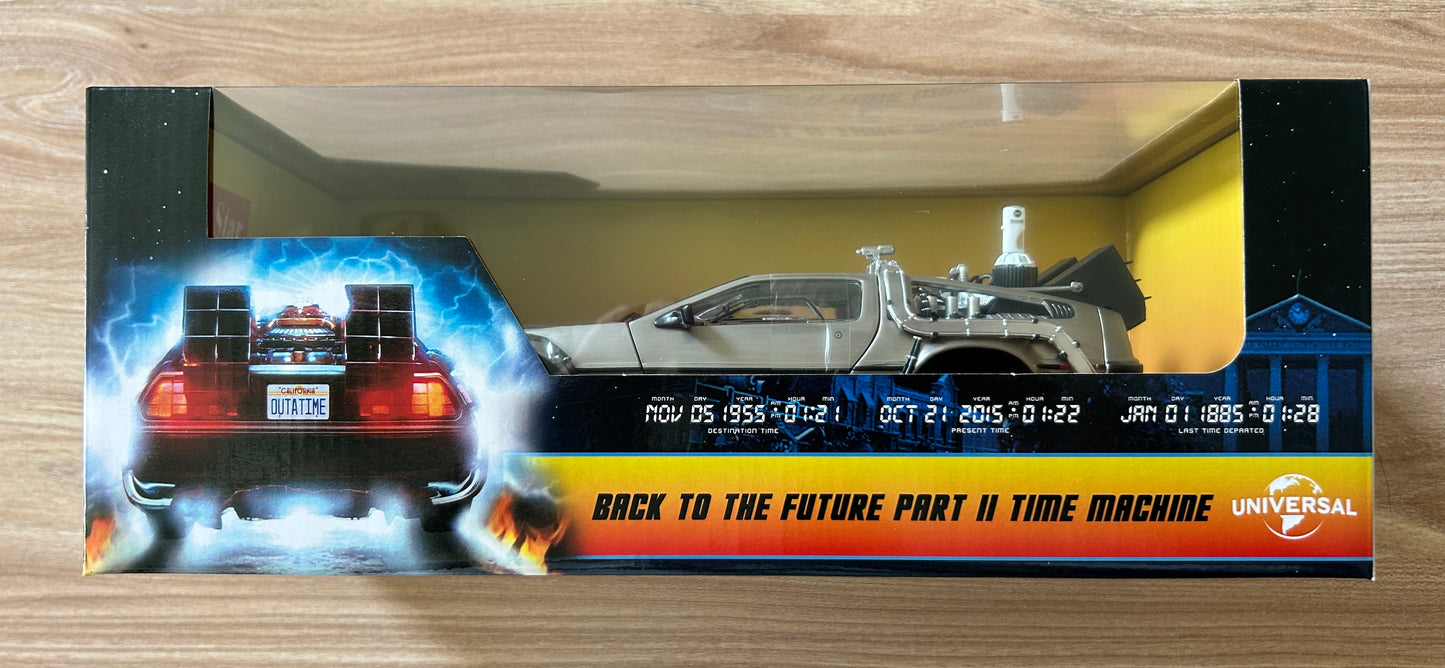 RETOUR VERS LE FUTUR II - Réplique de la DELOREAN 1/18 - Métal