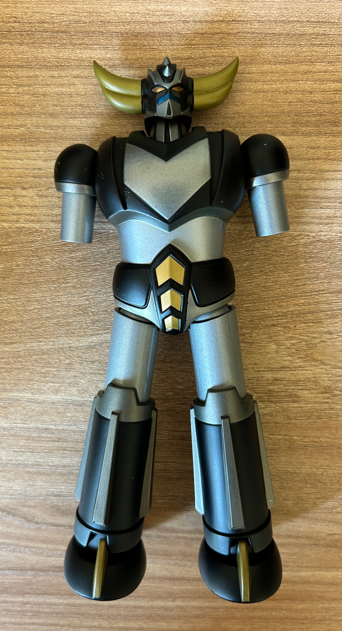 GOLDORAK Grendizer - Soul of Chogokin - Figurine GOLDORAK BLACK - GX-04B - Die-Cast Métal (Copie)