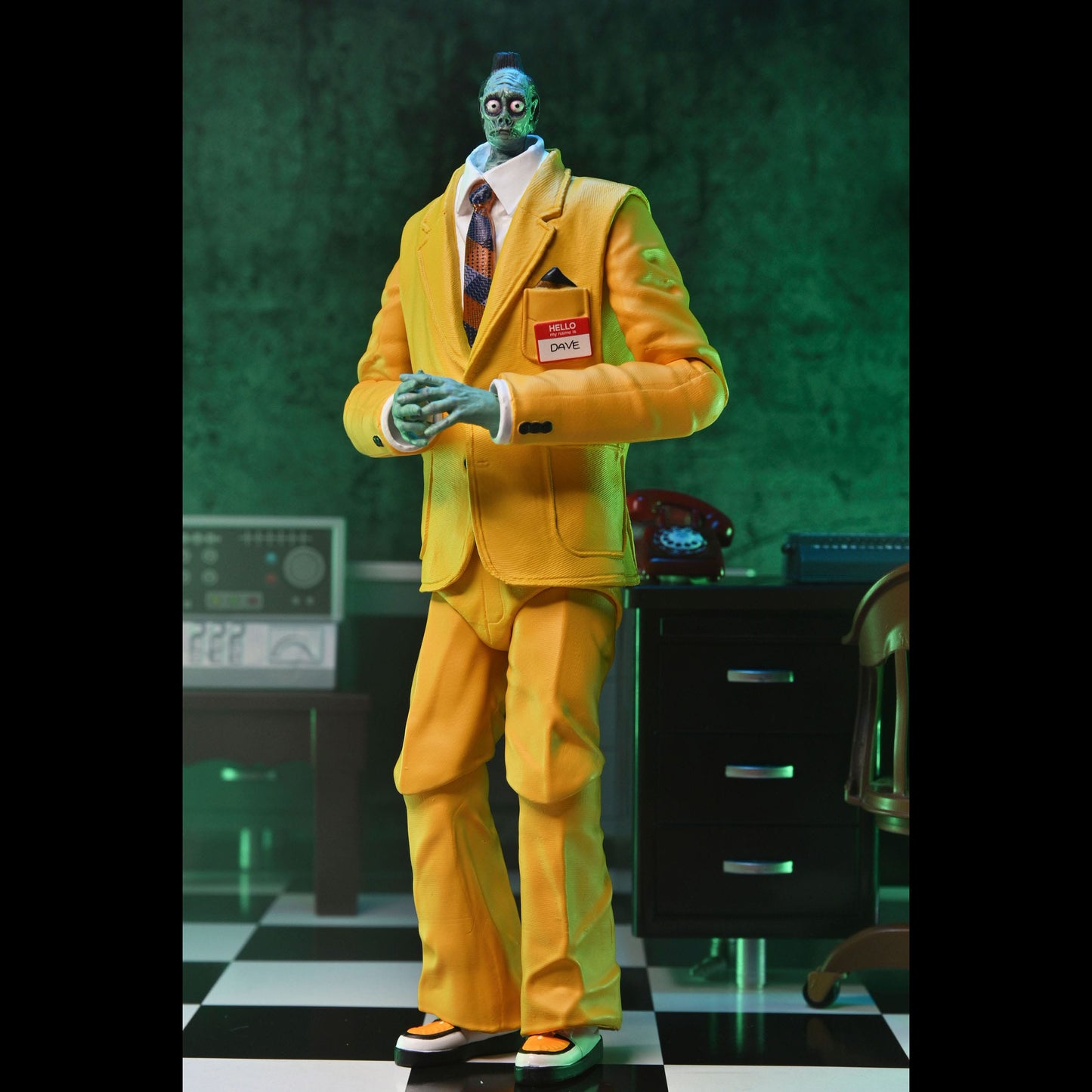 BEETLEJUICE 2 - Figurine Ultimate - Bob Shrinker - 18 cm