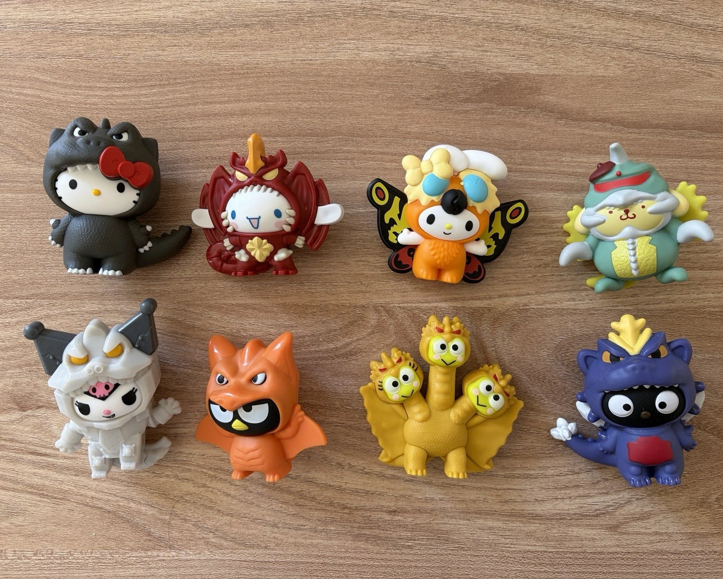 Hello Kitty & Godzilla - Set de 8 Figurines en boîte - Exclusivité McDonald’s USA